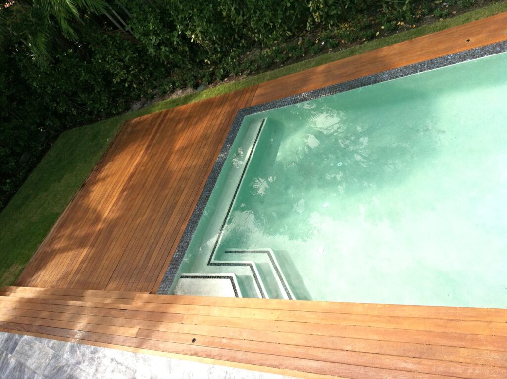 swimming pool design with wood
